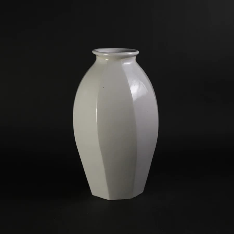 唐津焼 竹花 正弘｜作家紹介｜唐津焼作家の作陶背景と白磁への取り組み