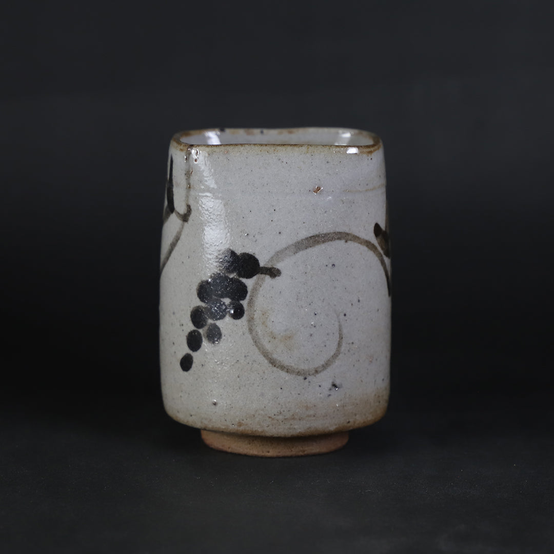 十四代中里太郎右衛門 作 絵唐津湯呑 – ギャラリー一番館オンライン