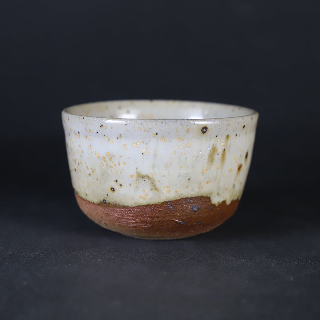 中里健太 作 斑唐津ぐい呑1 – ギャラリー一番館オンラインショップ