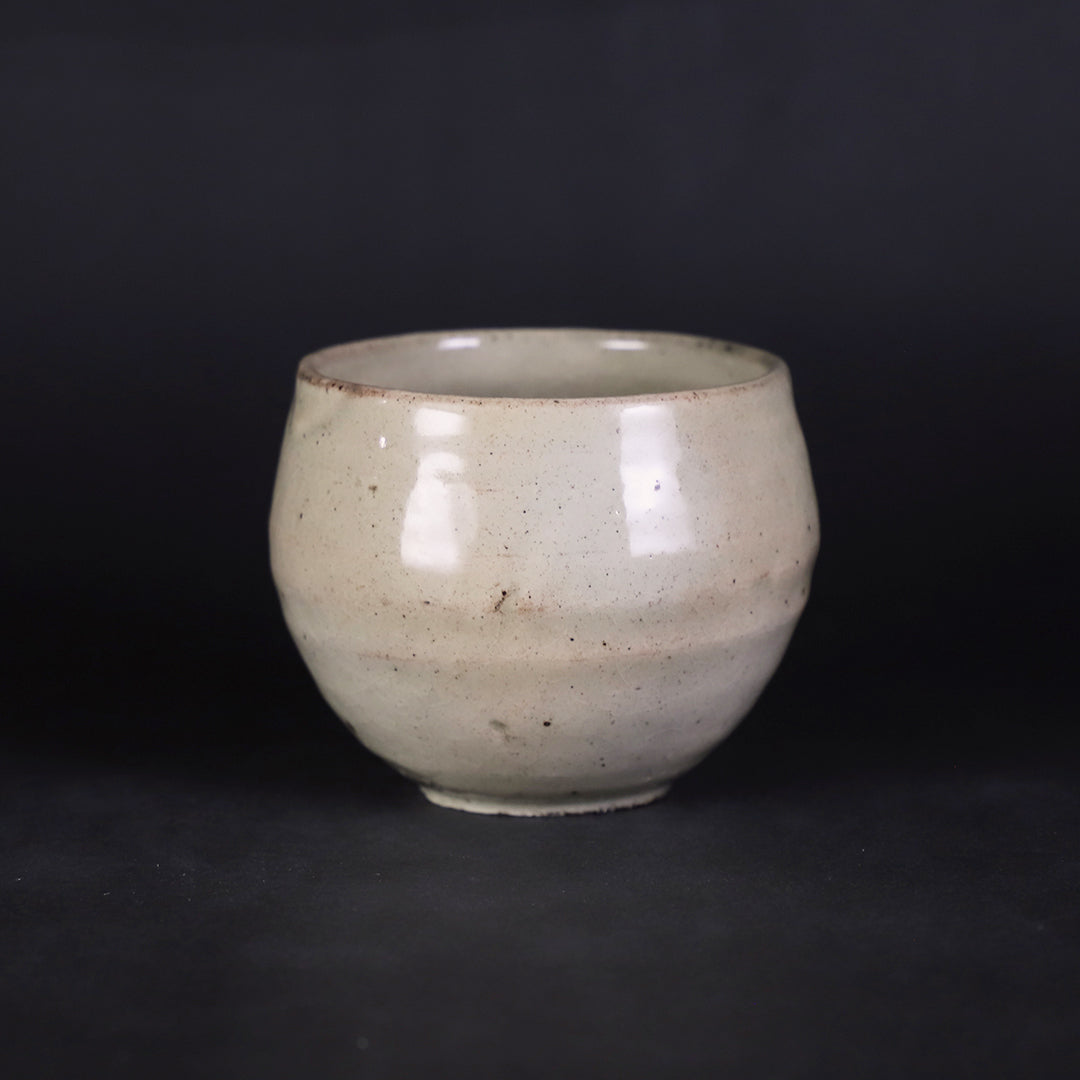 中里健太 作 粉引ぐい呑 – ギャラリー一番館オンラインショップ