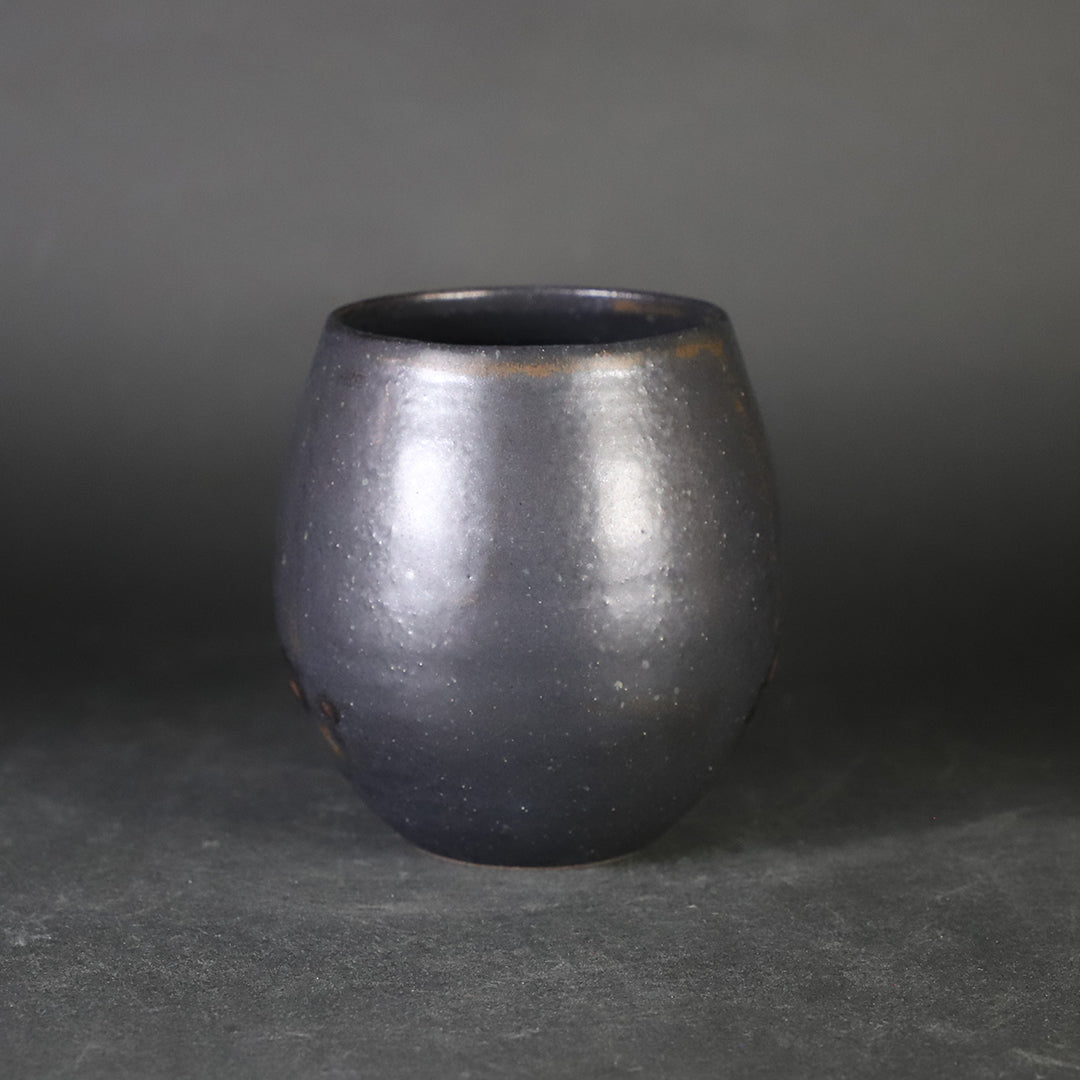矢野直人 作 黒釉猪口 – ギャラリー一番館オンラインショップ