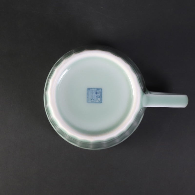 虎仙窯　青磁線彫マグカップ