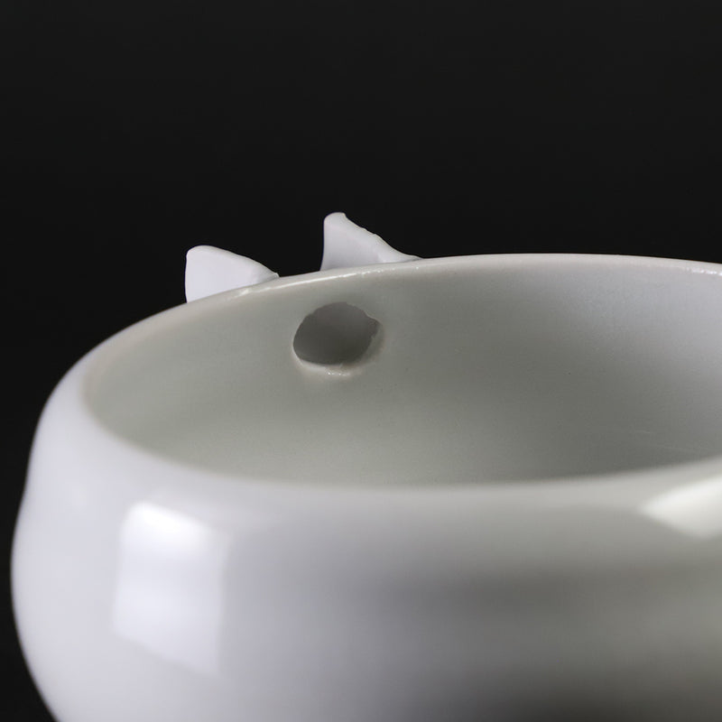 White porcelain gourd-shaped sake cup by Takashi Nakazato