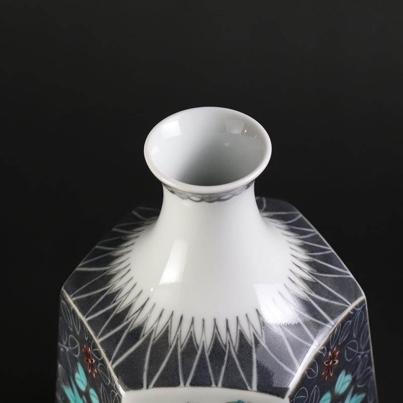 14th generation Imaizumi Imaemon Vase with fruit design