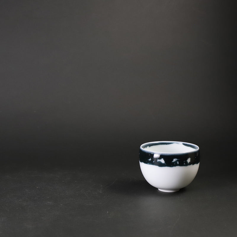 Sake cup 6 by Akio Hyakuta
