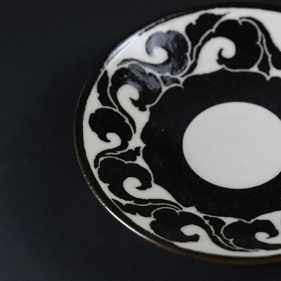 Taroemon Nakazato 14th Karatsu White Scratched Black Bowl Plate