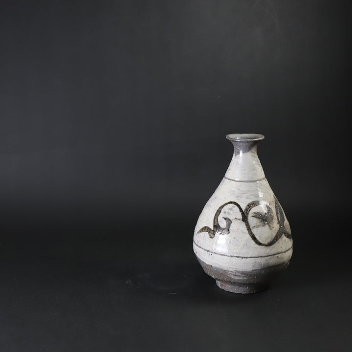 白備前超貴品丑置物期間限定です❣️石井不老の作細工銘作品美品です❣️ 白備前超貴品丑置物石井不老の作品です❣️細工銘作品