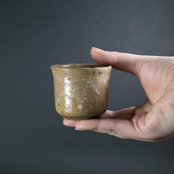 内村慎太郎 作 奥高麗たちぐい呑 No.11 – ギャラリー一番館オンライン