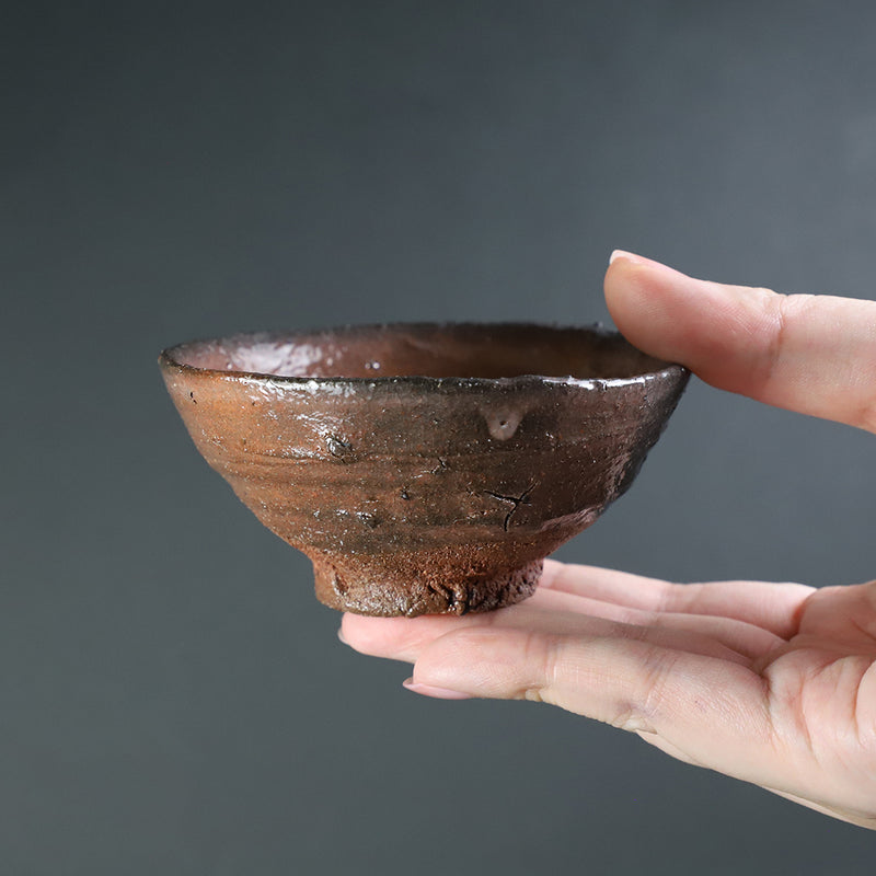 Karatsu Sake Bar No.8 by Yu Maruta