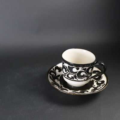 Karatsu porcelain bowl and plate with black and white base with scratches, made by the 14th generation Nakazato Tarouemon