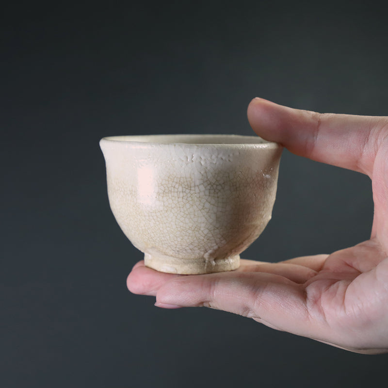 Hard-handled sake cup by Shintaro Uchimura