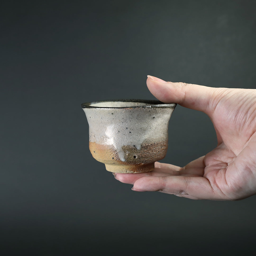 丸田宗彦 作 皮鯨ぐい呑 – ギャラリー一番館オンラインショップ
