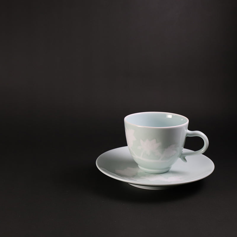 Blue and white porcelain coffee bowl with rose design by Manji Inoue