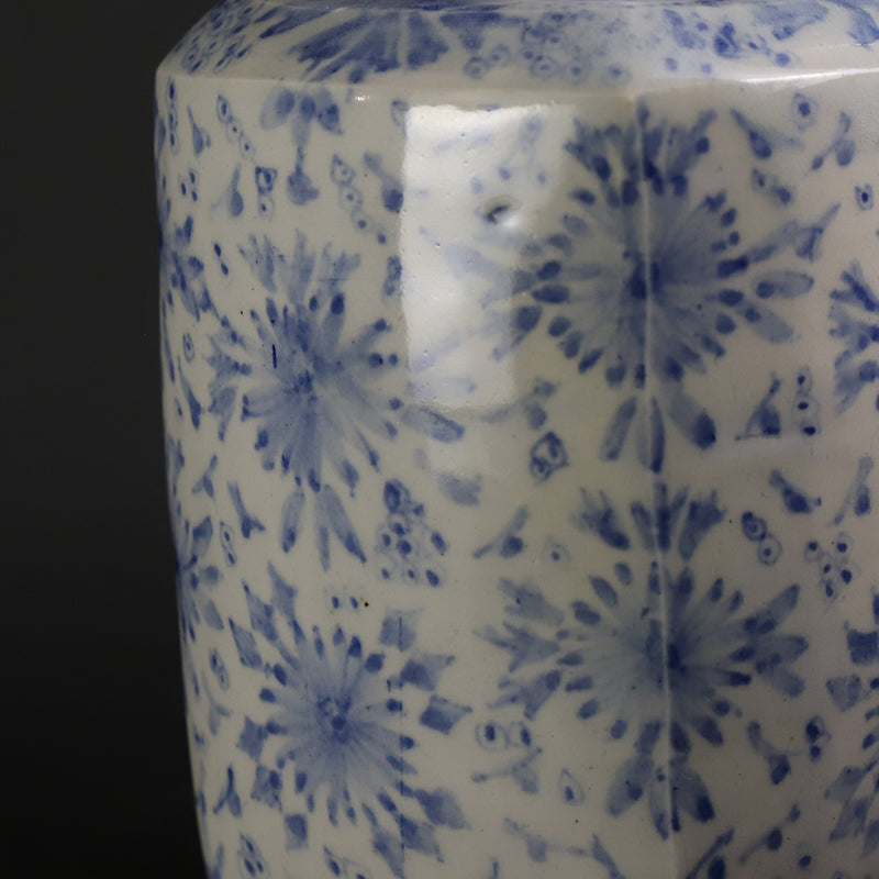 Square blue and white vase by Maruta Soichi Gallery No.12