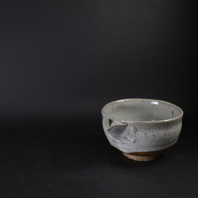 Madara Karatsu Katakuchi by the 14th generation Nakazato Tarouemon