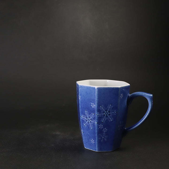 十四代今泉今右衛門 作 色絵吹墨墨はじき雪文碗 – ギャラリー一番館