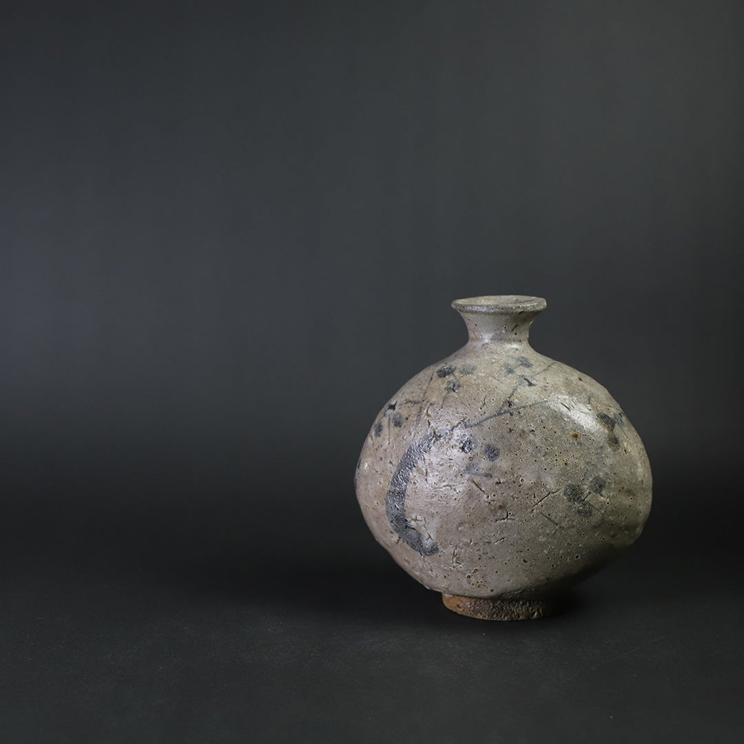 みつるつる様●【丸田宗彦】粉引唐津扁壺徳利 丸田宗彦 作 粉引唐津扁壷徳利 – ギャラリー一番館オンラインショップ