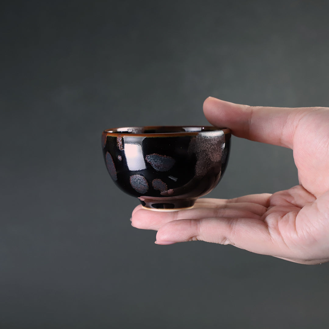 井上祐希 作 天目銀滴ぐい呑 – ギャラリー一番館オンラインショップ