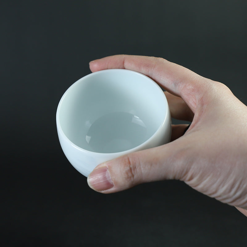 Manji Inoue White Porcelain Dyed Wheat Engraved Sake Cup (Large)