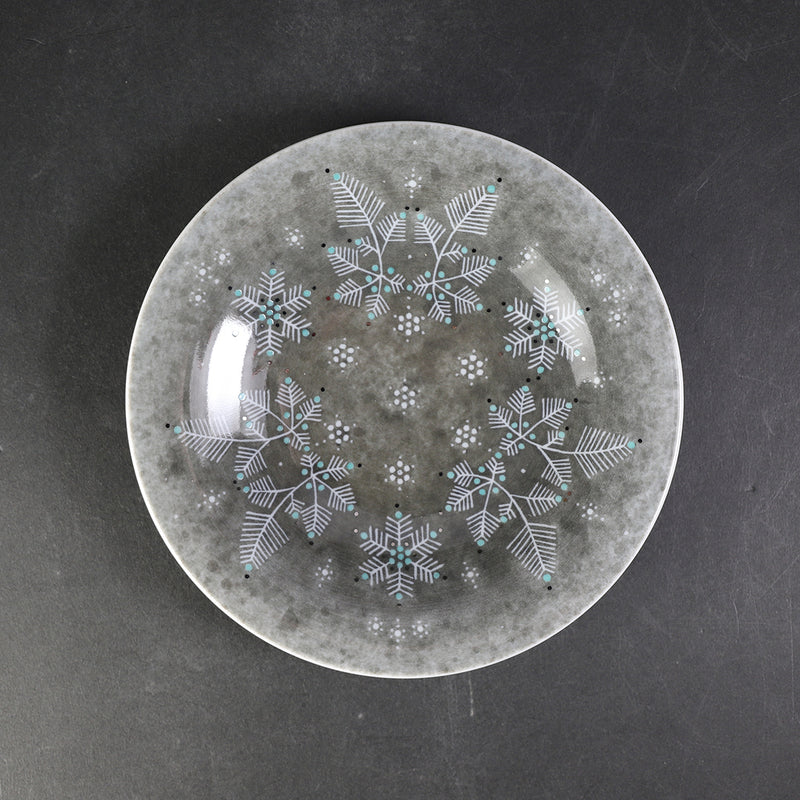 十四代今泉今右衛門　作　色絵薄墨墨はじき雪文碗皿