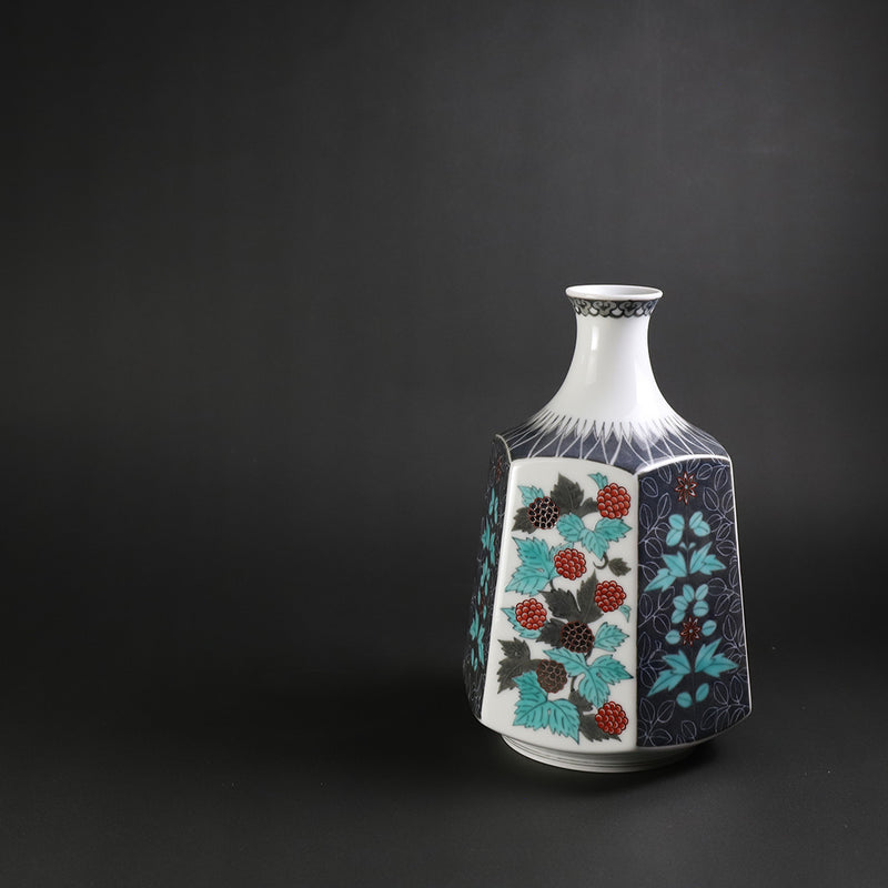 14th generation Imaizumi Imaemon Vase with fruit design