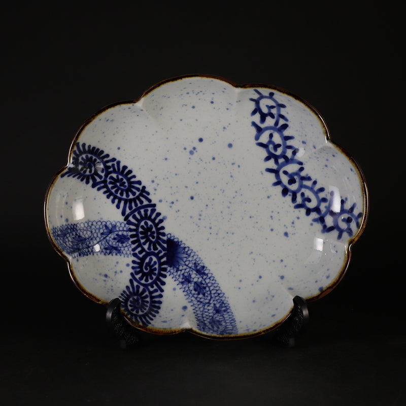 Fukusen Kiln Arabesque patterned cloud-shaped deep plate