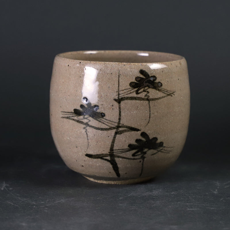 Nakazato Tarouemon Kiln Karatsu sake cup (large, picture Karatsu: pine)