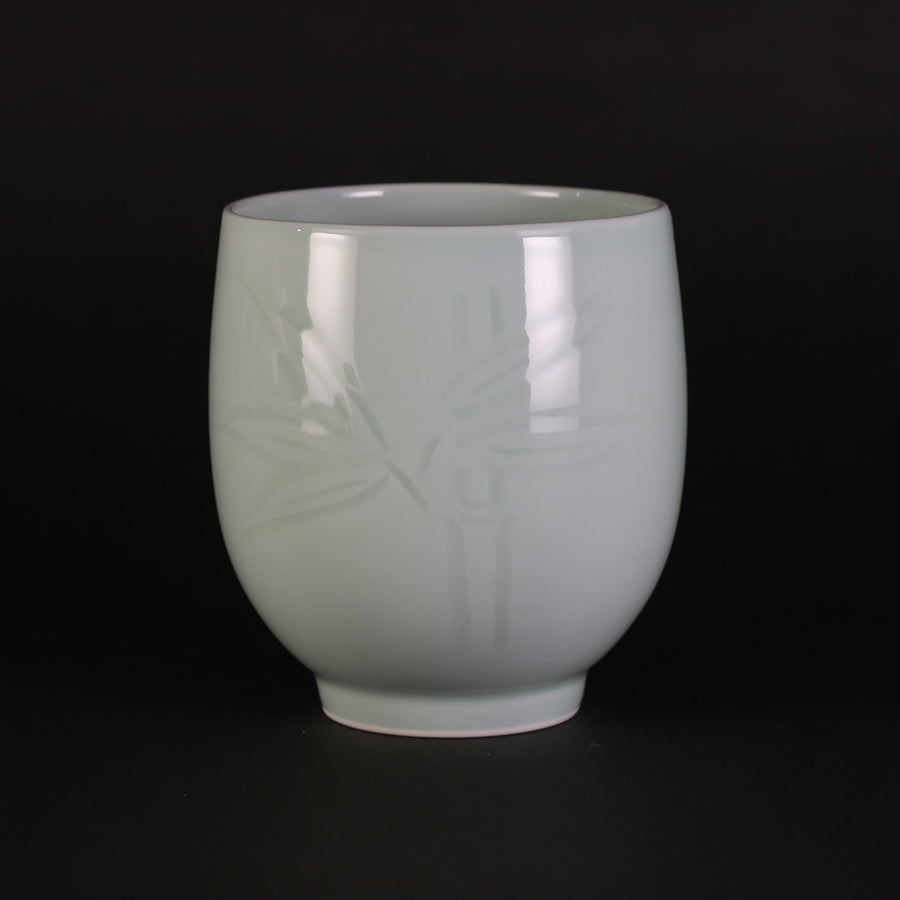 人間国宝　井上萬二　コーヒー碗皿　カップ＆ソーサー 有田焼 人間国宝 井上萬二 白磁緑釉椿彫文 珈琲碗 | 名工たちの