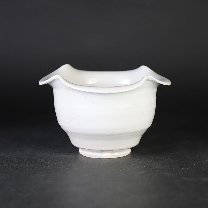 White porcelain dish by Naoto Yano