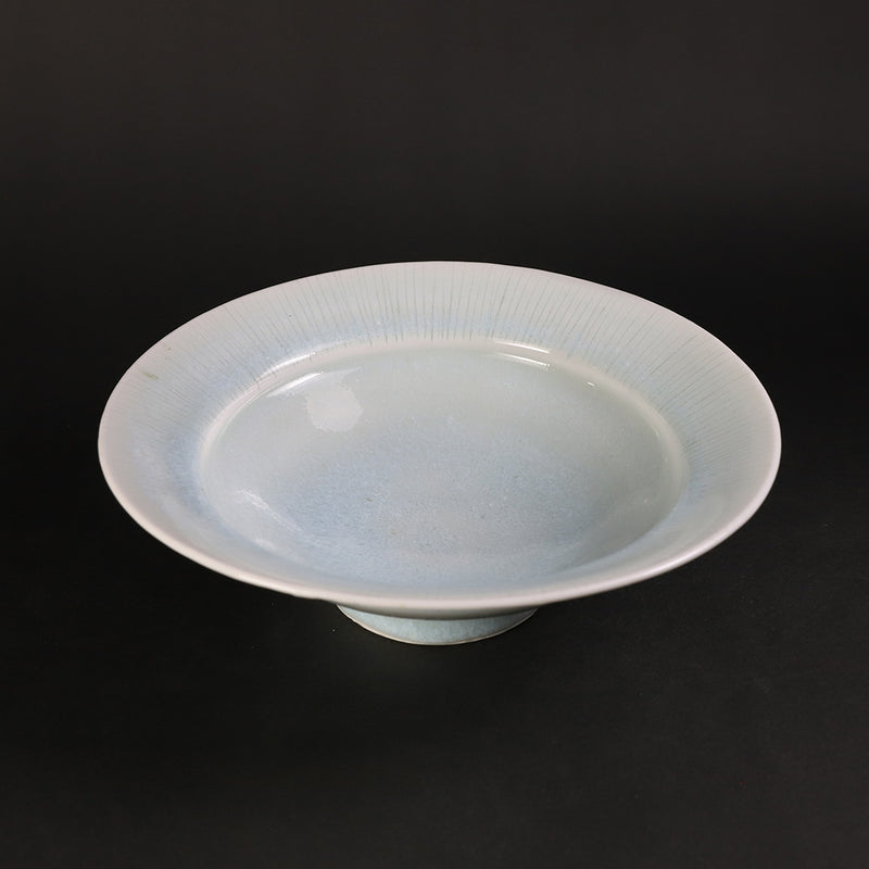 Oval bowl with blue and white porcelain ridges by Shuichi Okamoto