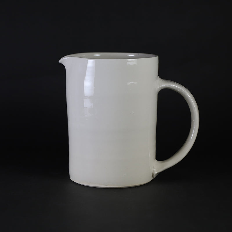 中里花子　作　ピッチャー