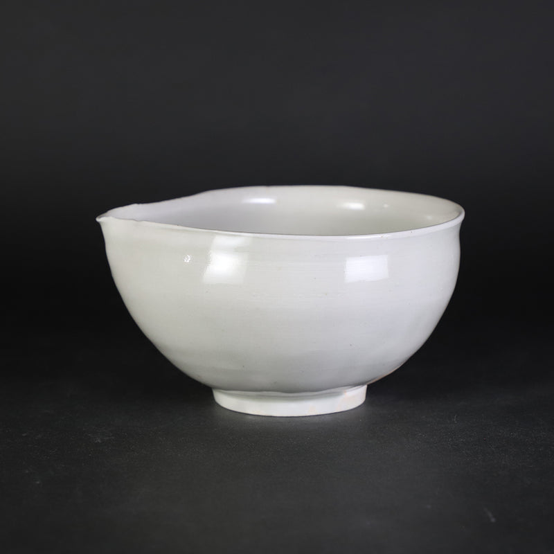 秋田菫　作　白瓷片口