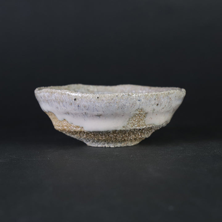 岡本作礼 作 斑唐津平ぐい呑（No.25） – ギャラリー一番館オンライン