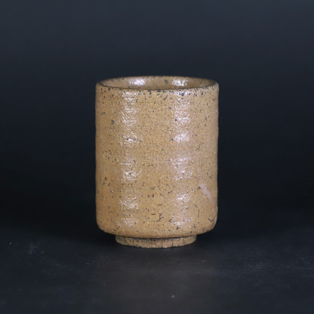 内村慎太郎 作 奥高麗たちぐい呑 – ギャラリー一番館オンラインショップ