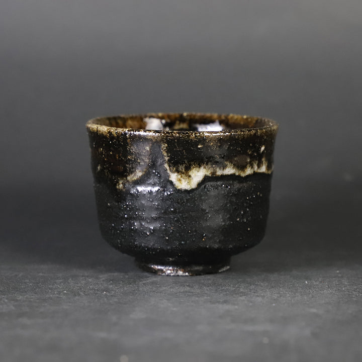十四代中里太郎右衛門 作 唐津黒斑ぐい呑 No.29 – ギャラリー一