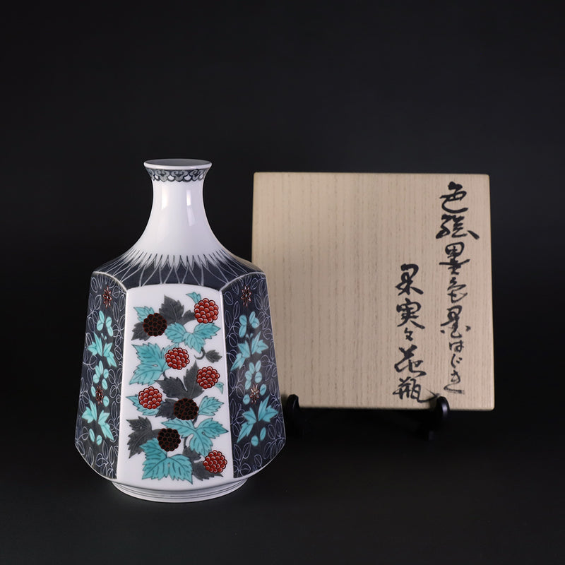 14th generation Imaizumi Imaemon Vase with fruit design