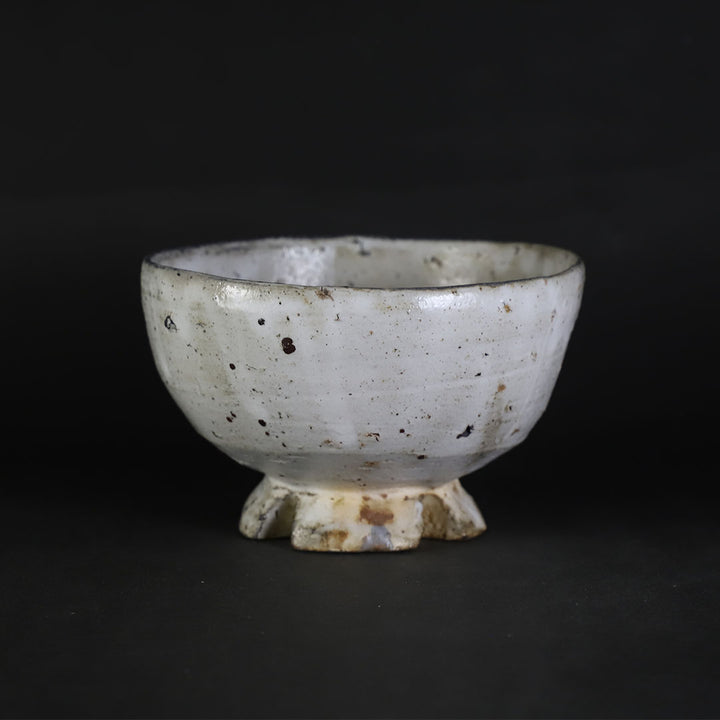 丸田宗彦 作 粉引唐津割高台茶盌 No.7 – ギャラリー一番館オンライン
