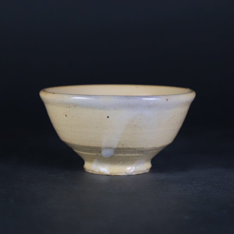 Karatsu sake cup by Taki Nakazato