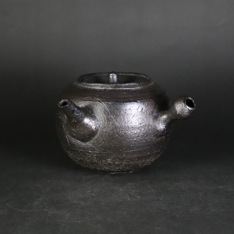 Suzu Karatsu teapot No.26 by Yasumoto Kajiwara