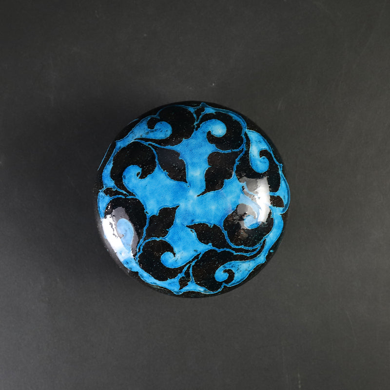 Karatsu Tarouemon Blue Scraped Incense Holder No.11 by the 14th generation Nakazato Tarouemon