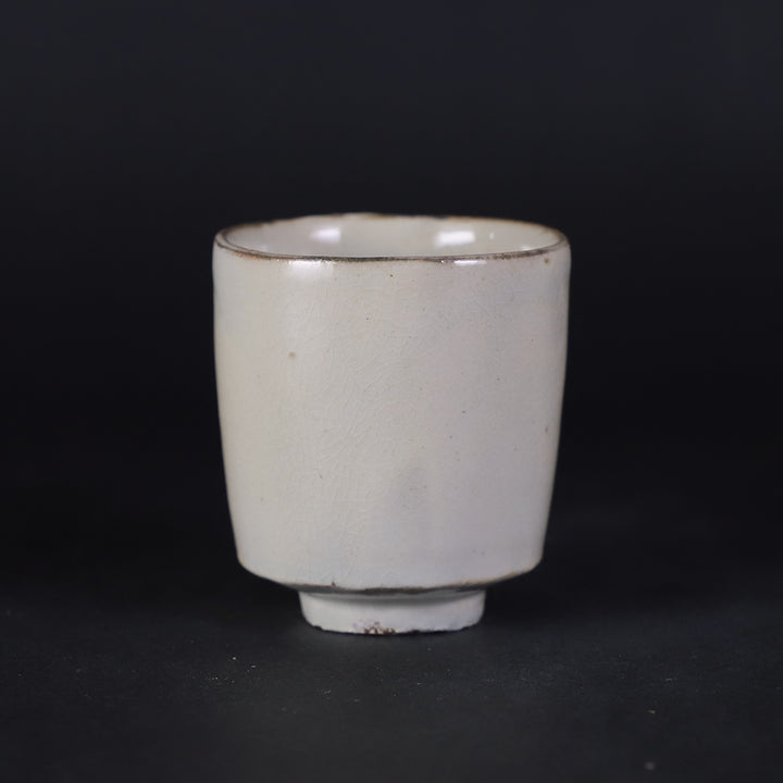 竹花正弘 作 粉引ぐい呑 No.14 – ギャラリー一番館オンラインショップ