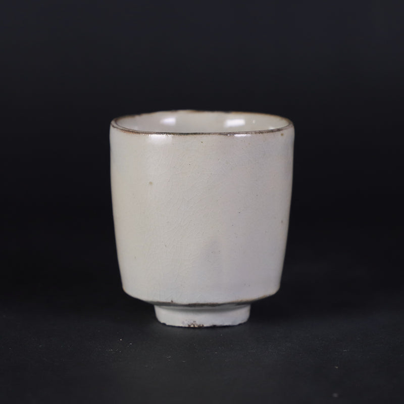竹花正弘 作 粉引ぐい呑 No.14 – ギャラリー一番館オンラインショップ