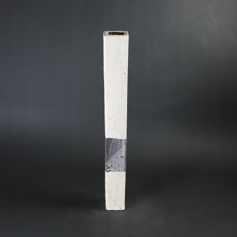 石井義久　作　白黒刷毛目掛け花器　No.4