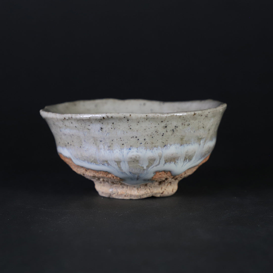 唐津山瀬馬盥沓形ぐい呑　唐津焼　ぐい呑　焼き物　陶器　酒器　陶芸 無地唐津 ぐい呑み/一点もの | 唐津焼 雅樂窯 ( うたがま ) | 糸島
