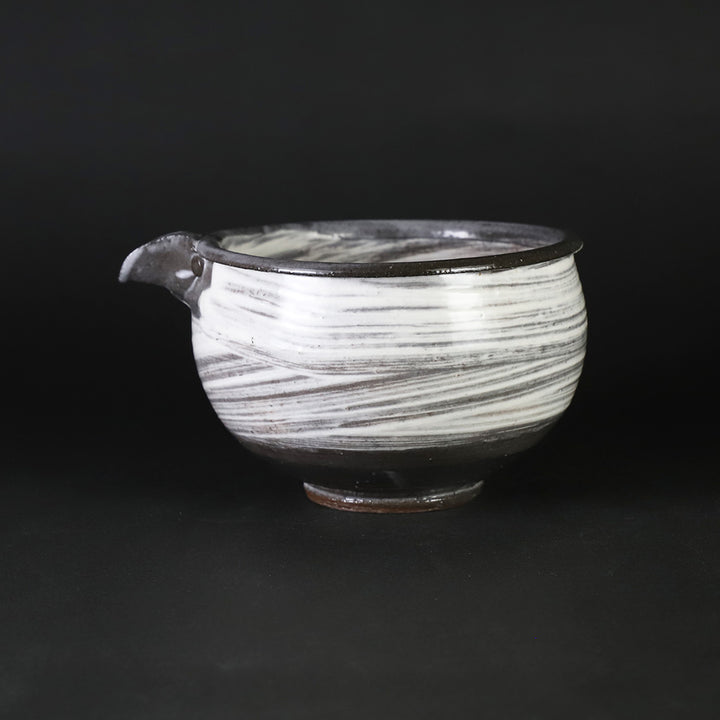 中里太亀作　唐津焼　刷毛目　茶碗　共箱　共布　茶道具 1_533ef6f4-0403-4fc7-b697-