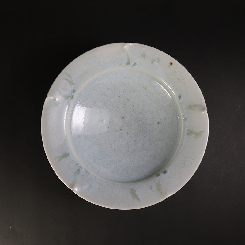 Blue and white porcelain five-sided floral pattern plate by Shuichi Okamoto