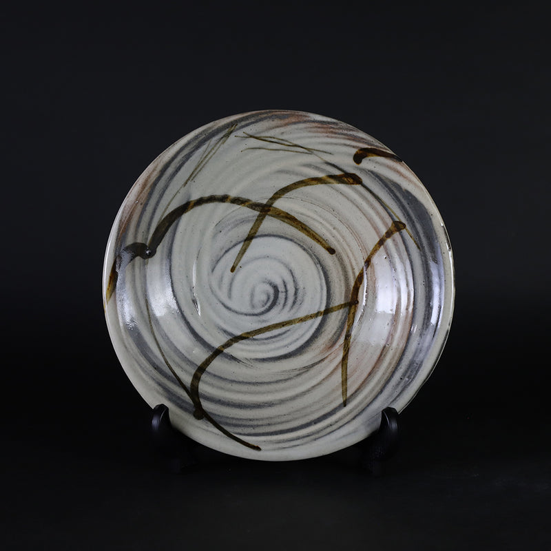 Karatsu-e brush-finish plate by Takashi Nakazato