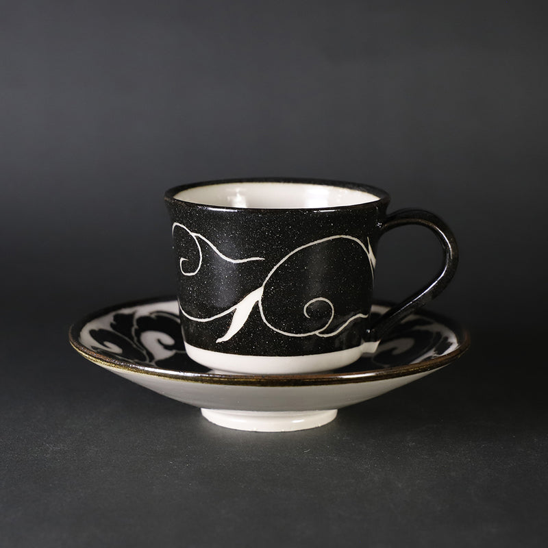 Taroemon Nakazato 14th Karatsu White Scratched Black Bowl Plate