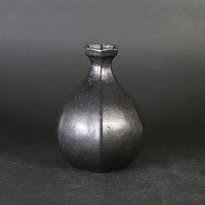 矢野直人　作　黒釉徳利