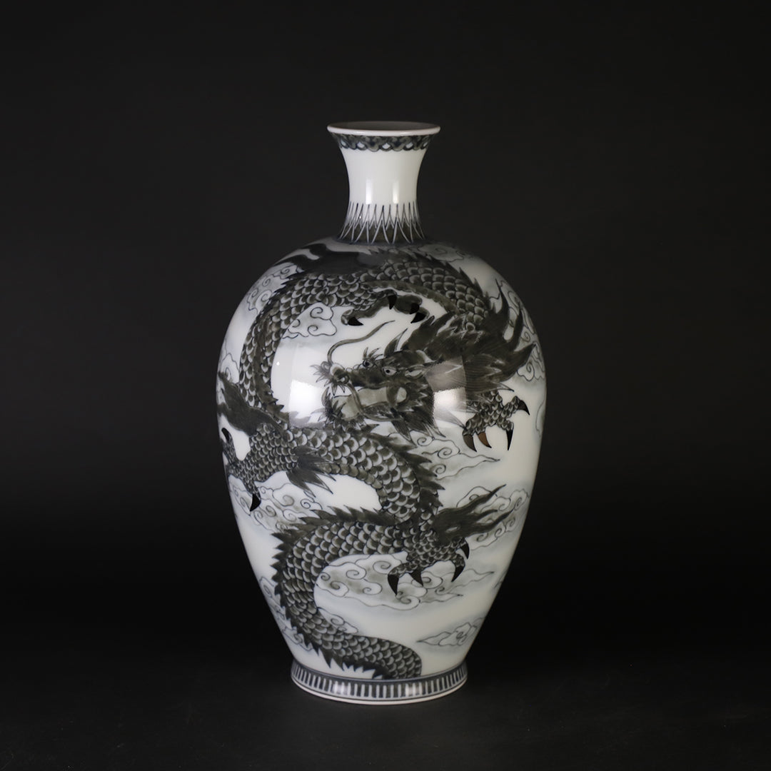 今右衛門窯 色鍋島龍絵花瓶 – ギャラリー一番館オンラインショップ